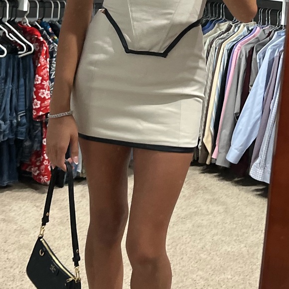 White Fox Boutique Dresses & Skirts - White Fox skirt